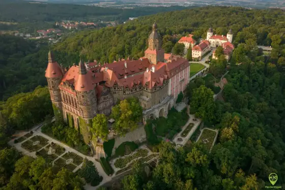 Gdzie leży Książ i jak najlepiej zaplanować wizytę?